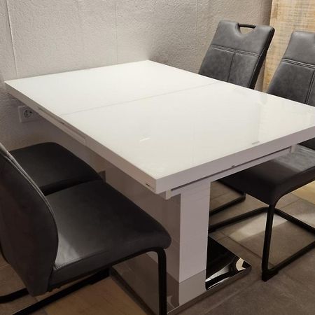 Modern Eingerichtete 3-Zi-Ferienwohnung Zu Vermieten Loeffingen Luaran gambar