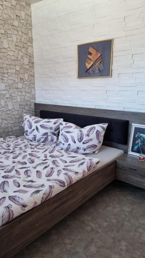 Modern Eingerichtete 3-Zi-Ferienwohnung Zu Vermieten Loeffingen Luaran gambar
